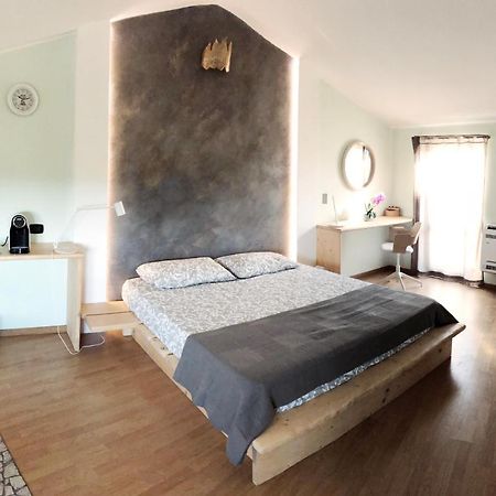 Rent Room Wood Ангуилара Сабация Екстериор снимка