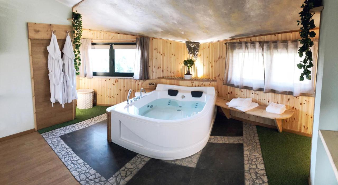 Rent Room Wood Ангуилара Сабация Екстериор снимка