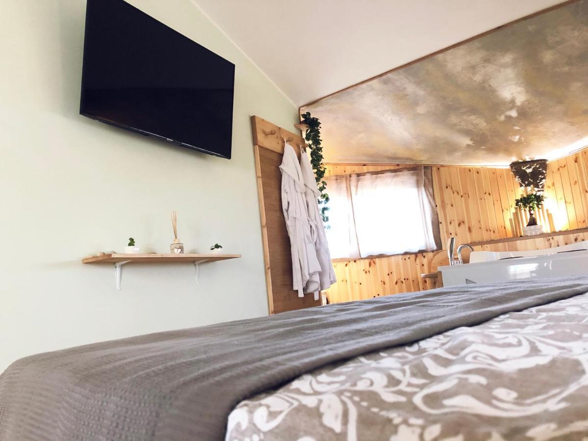 Rent Room Wood Ангуилара Сабация Екстериор снимка